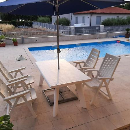 Nice, Cosy Studio Apartment With Shared Outdoor Pool Banjole Εξωτερικό φωτογραφία