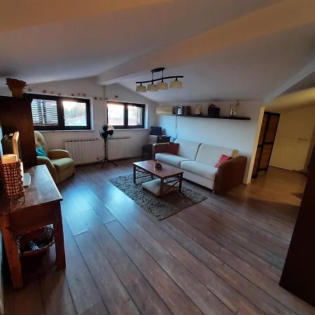 Nice, Cosy Studio Apartment With Shared Outdoor Pool Banjole Εξωτερικό φωτογραφία