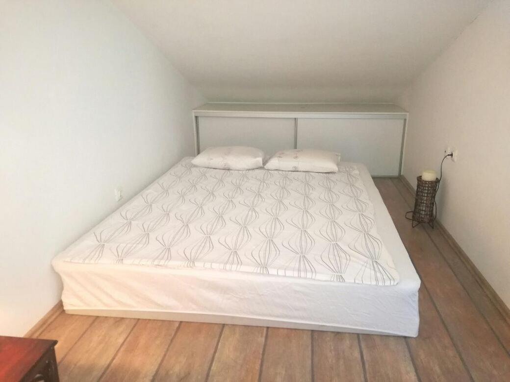 Nice, Cosy Studio Apartment With Shared Outdoor Pool Banjole Εξωτερικό φωτογραφία