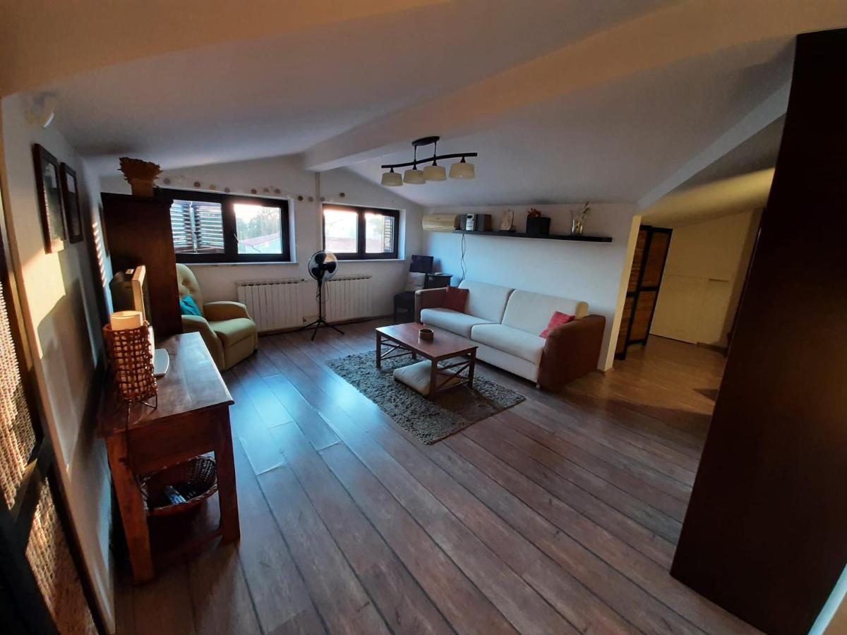 Nice, Cosy Studio Apartment With Shared Outdoor Pool Banjole Εξωτερικό φωτογραφία
