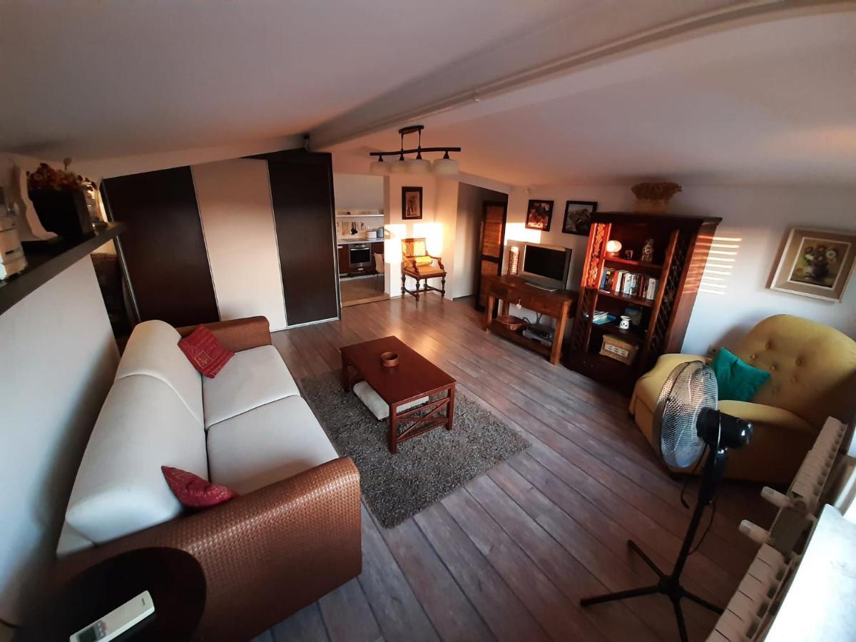 Nice, Cosy Studio Apartment With Shared Outdoor Pool Banjole Εξωτερικό φωτογραφία